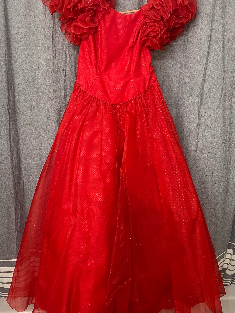 Elegant Red Shimmer Ruffled Sleeve Prom Dress for Women